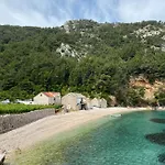 Robinson Crusoe Eco Bay Hvar Town