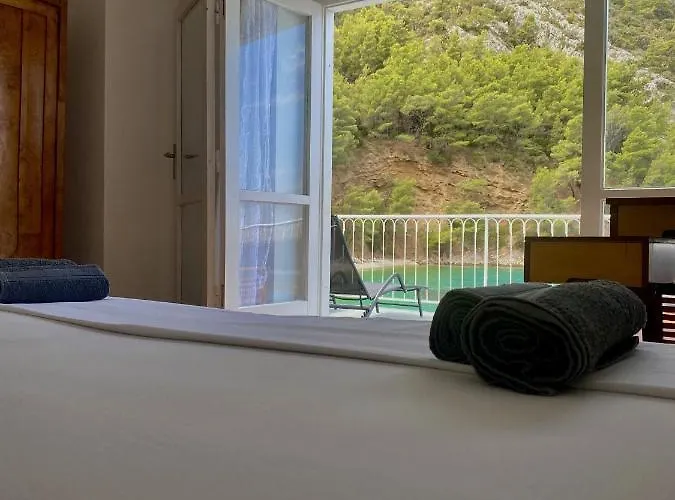 Robinson Crusoe Eco Bay *