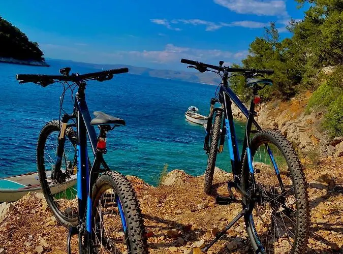 Robinson Crusoe Eco Bay