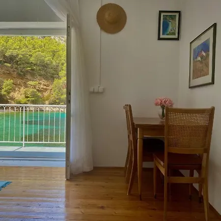 Robinson Crusoe Eco Bay