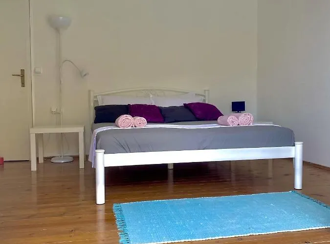 Robinson Crusoe Eco Bay