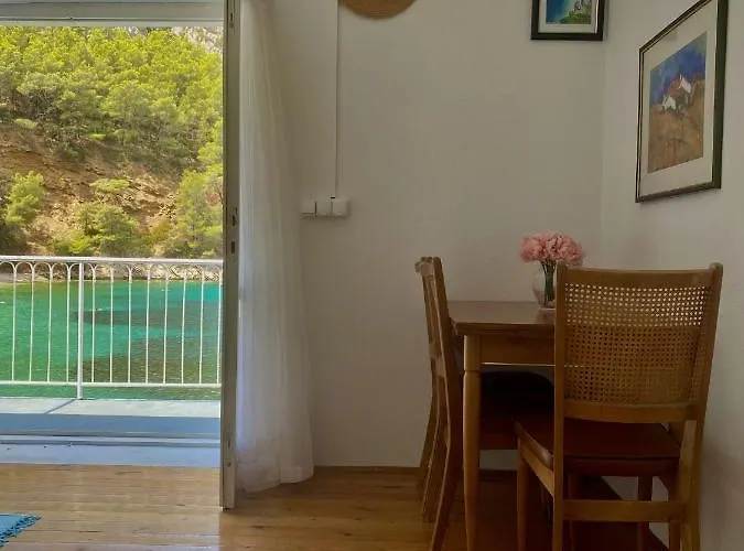 Robinson Crusoe Eco Bay